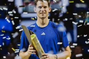 开云- 蒂姆重返赛场，表现优异首场状态出色，巴黎圣日耳曼观众沸腾！比赛高潮迭起